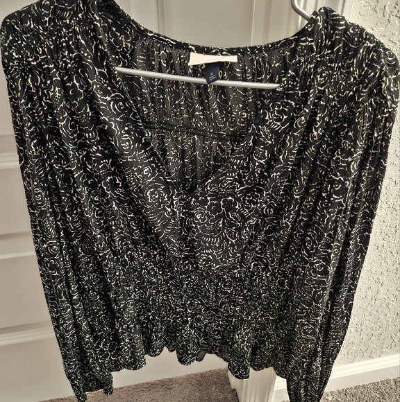 Women's Blouse - Picture 2 of 2